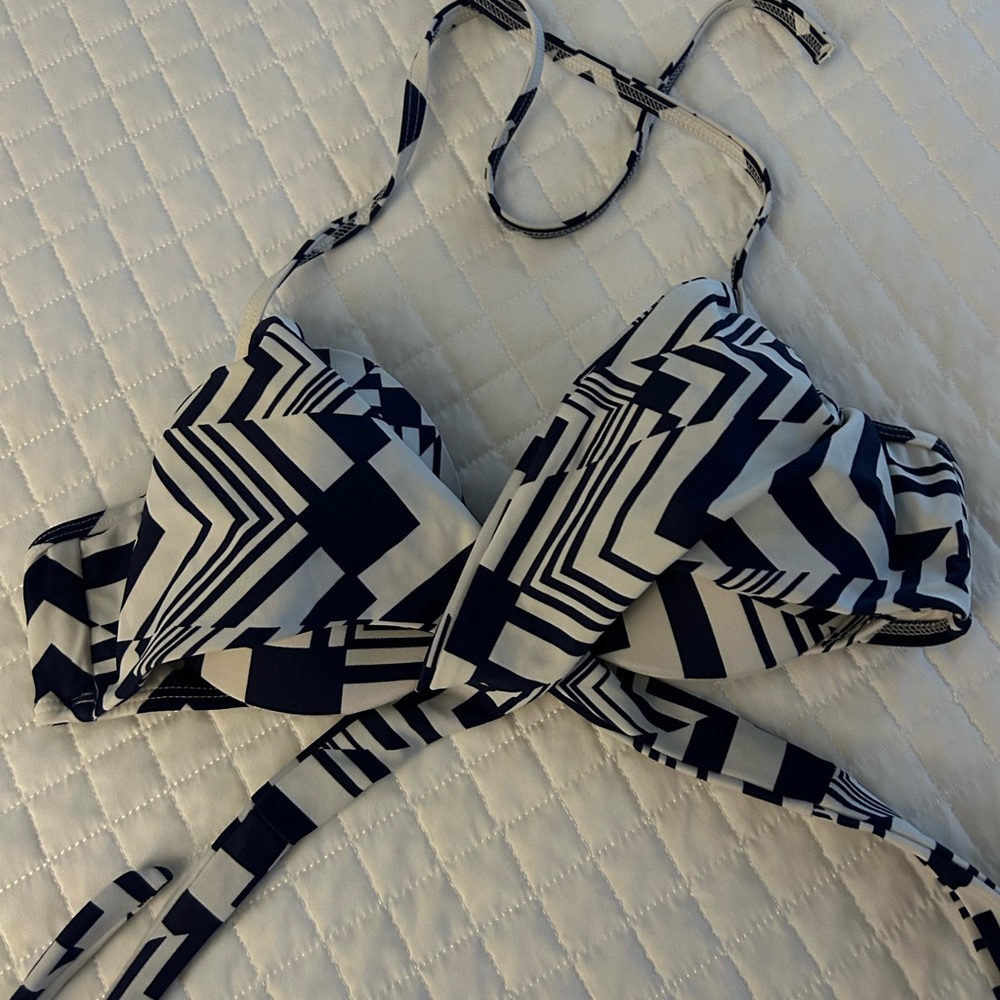 Victoria’s Secret Bathing Suit Top